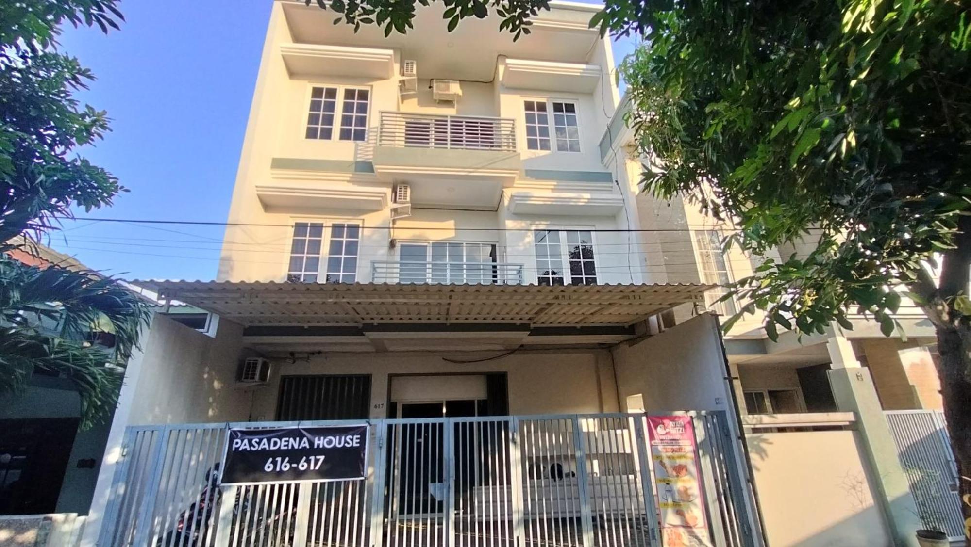 Pasadena House Syariah Hotel Semarang Bagian luar foto