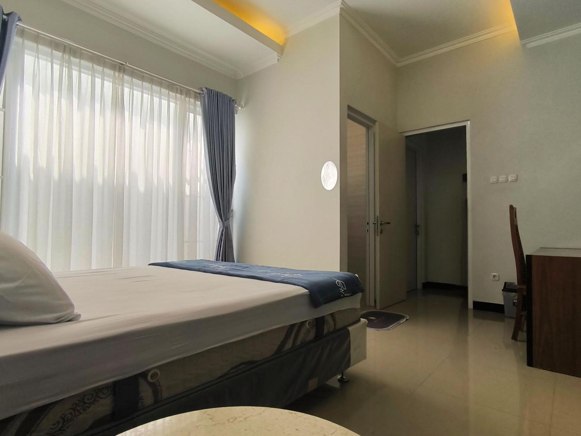Pasadena House Syariah Hotel Semarang Bagian luar foto
