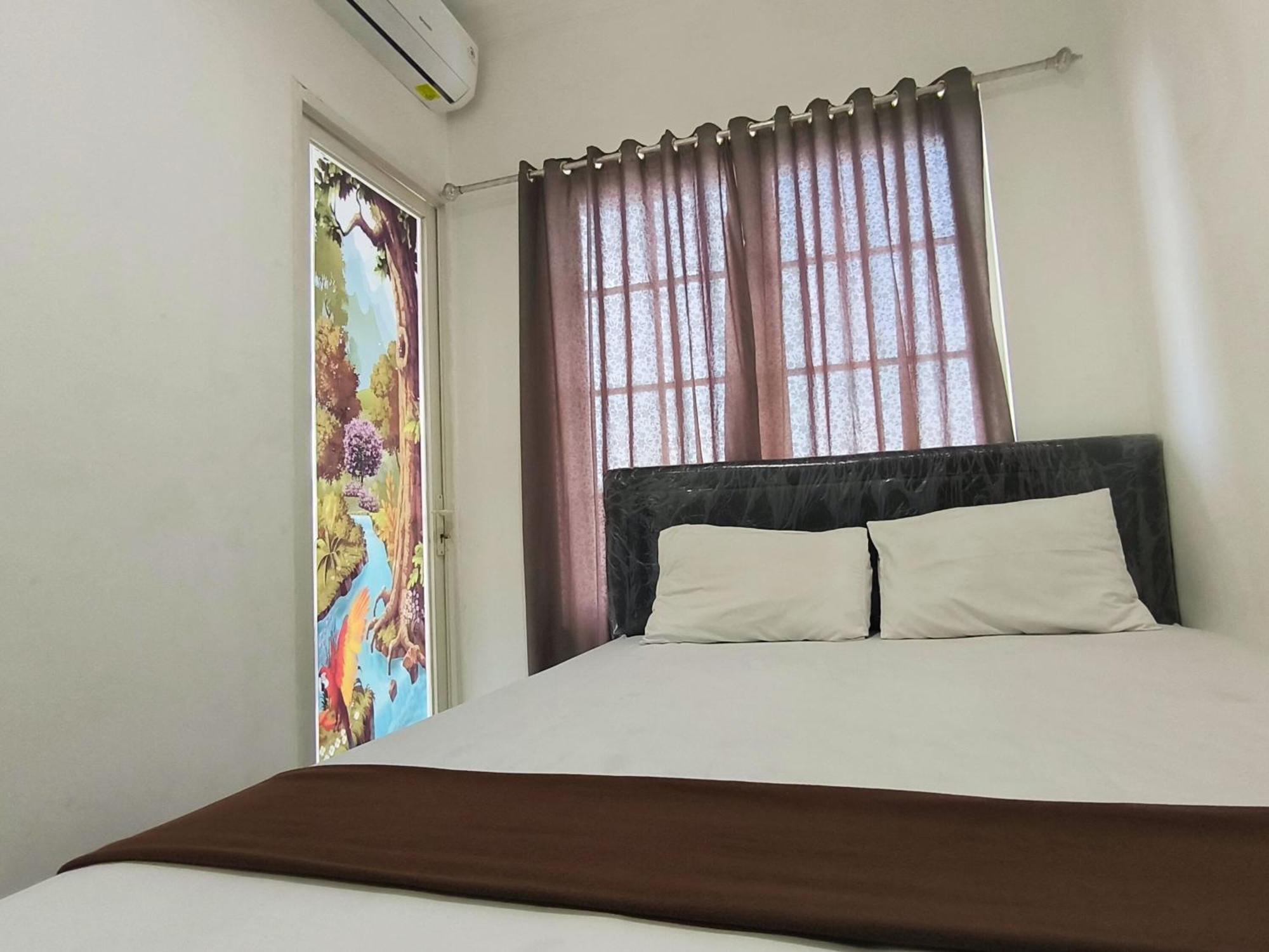 Pasadena House Syariah Hotel Semarang Bagian luar foto