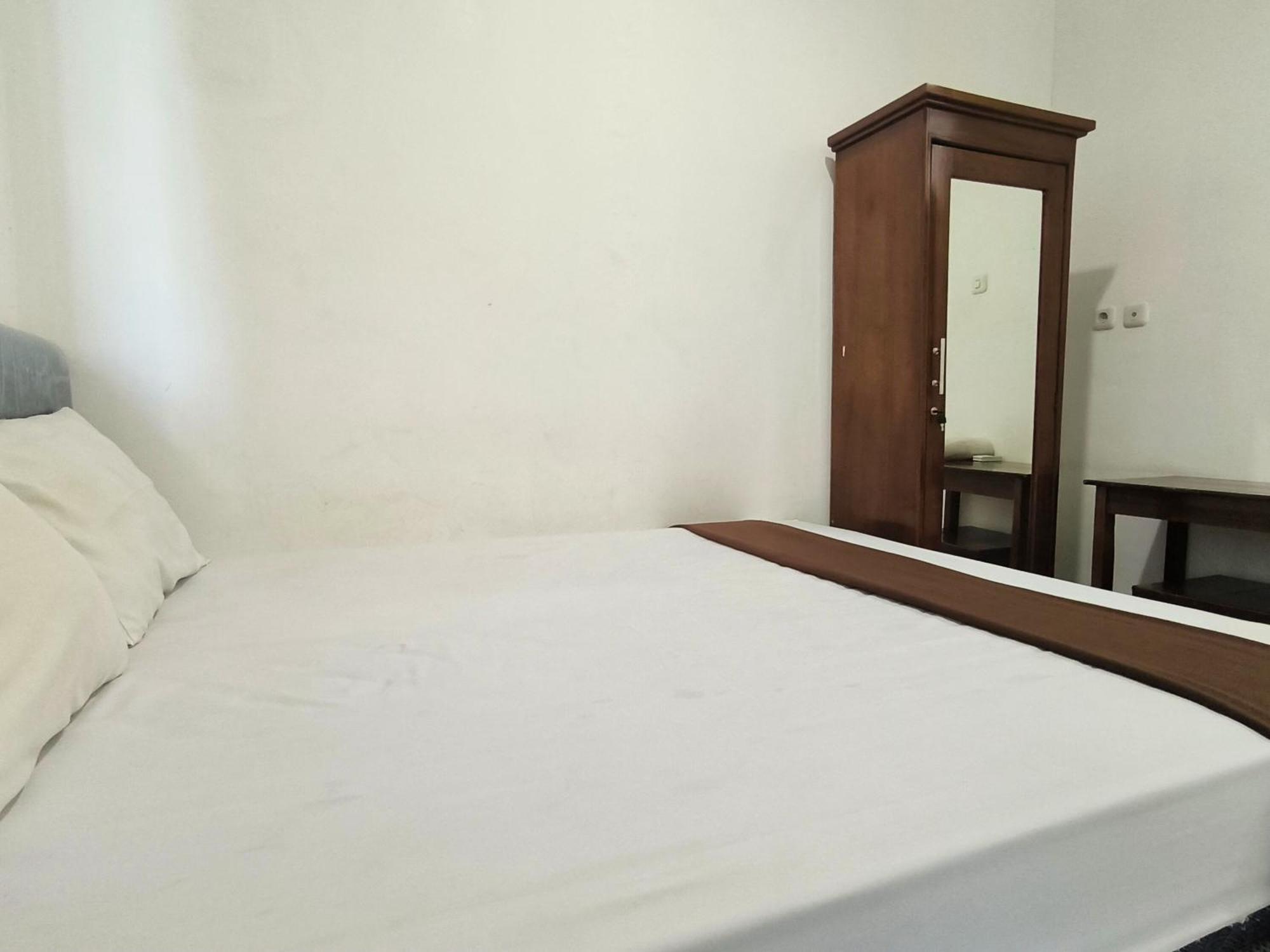 Pasadena House Syariah Hotel Semarang Bagian luar foto