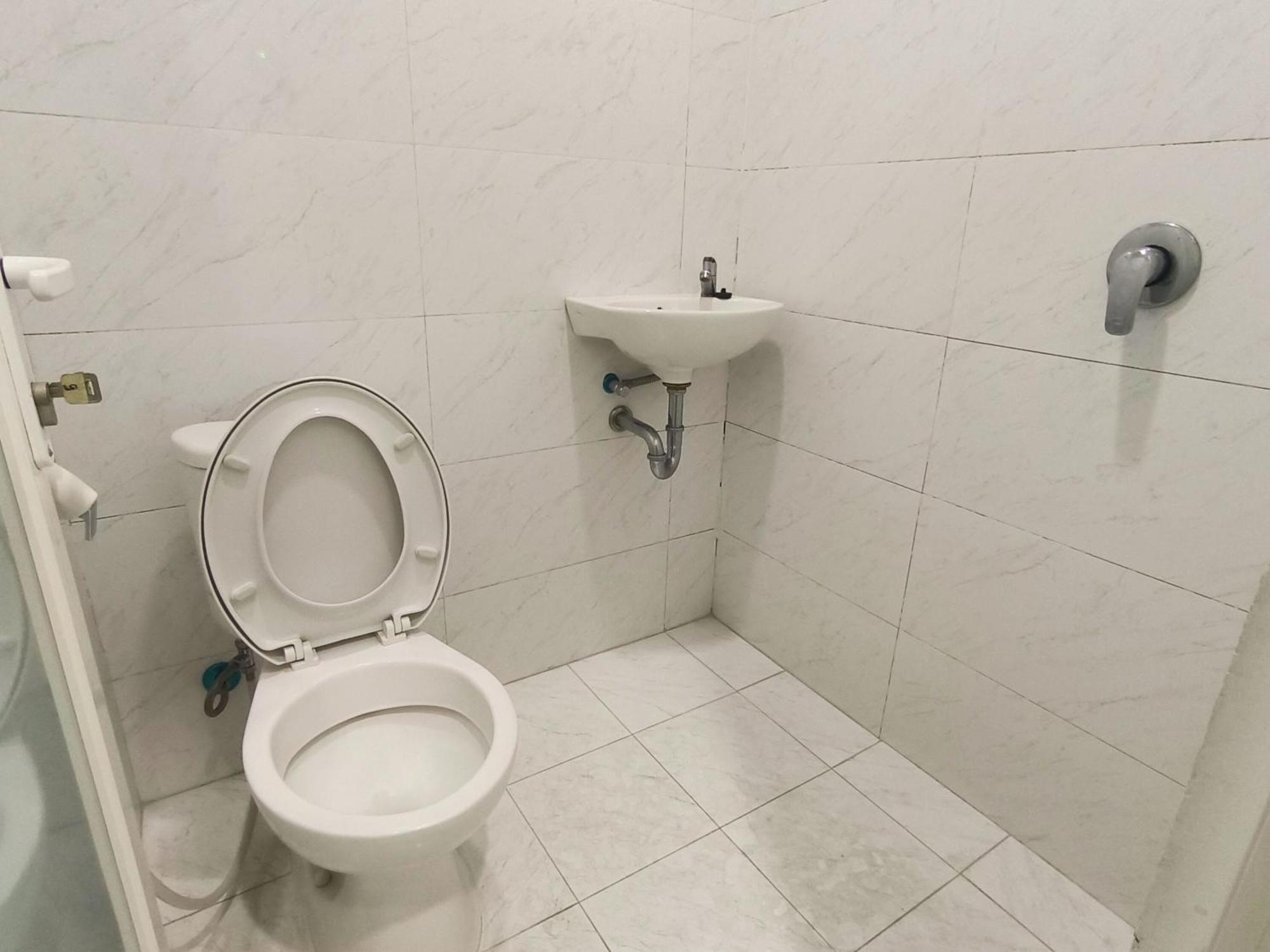 Pasadena House Syariah Hotel Semarang Bagian luar foto