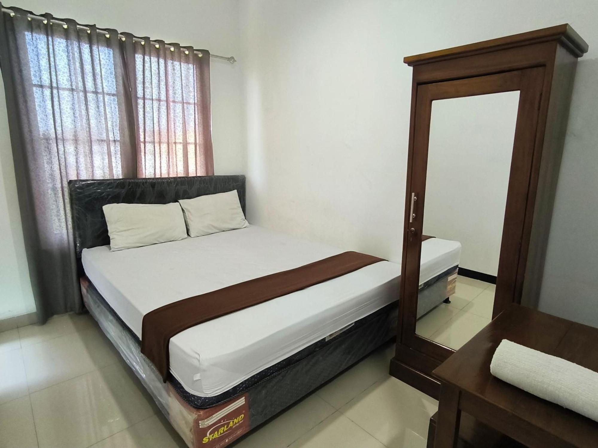 Pasadena House Syariah Hotel Semarang Bagian luar foto