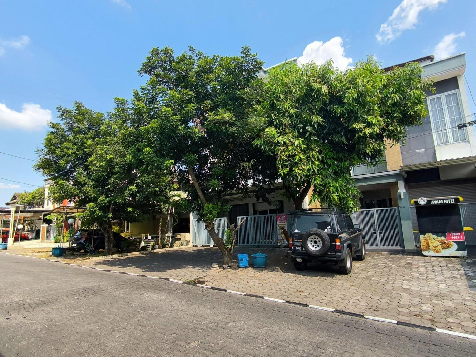 Pasadena House Syariah Hotel Semarang Bagian luar foto