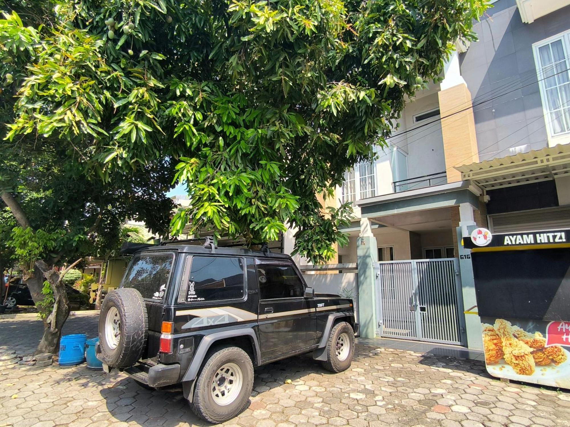 Pasadena House Syariah Hotel Semarang Bagian luar foto