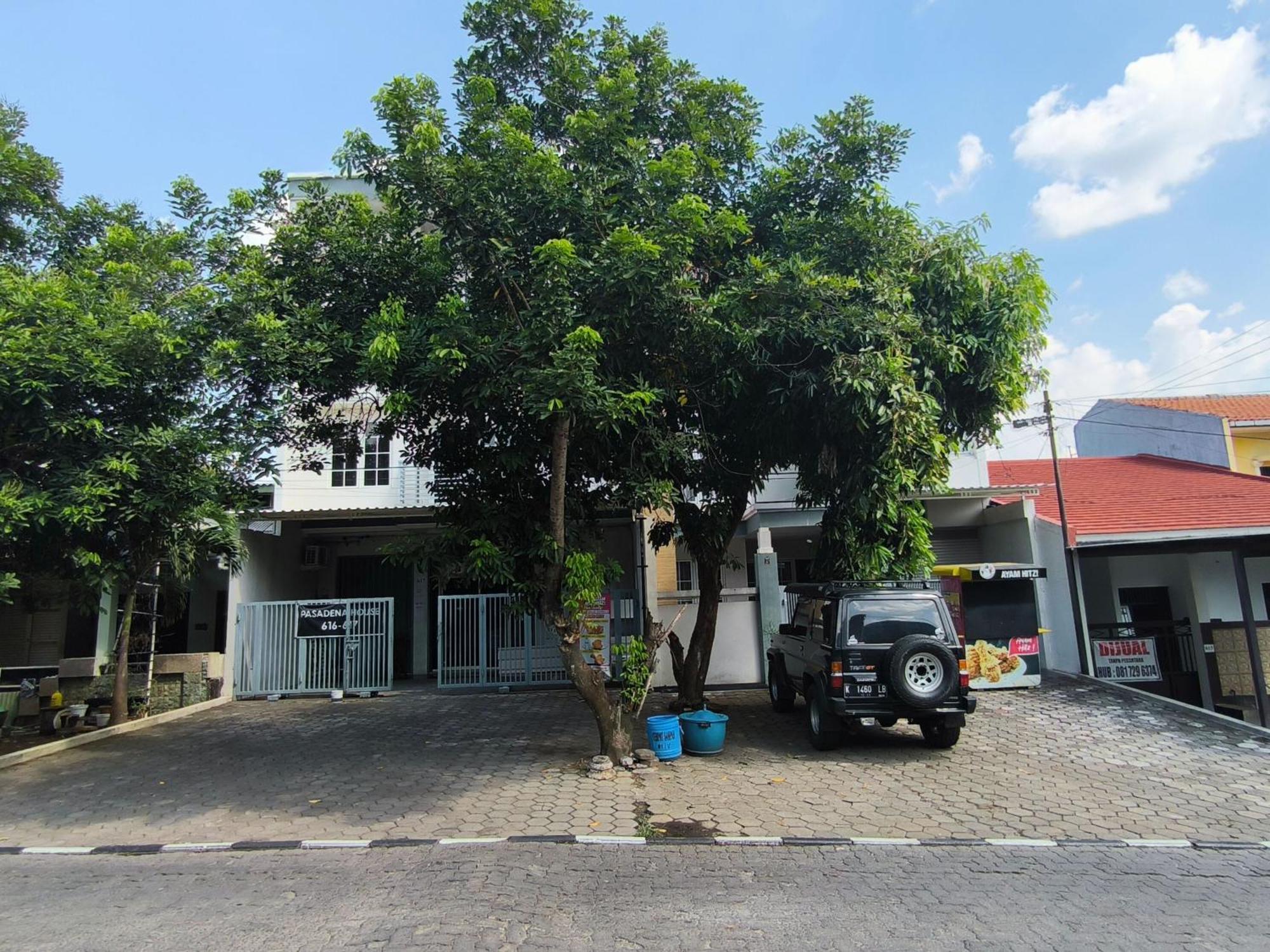 Pasadena House Syariah Hotel Semarang Bagian luar foto
