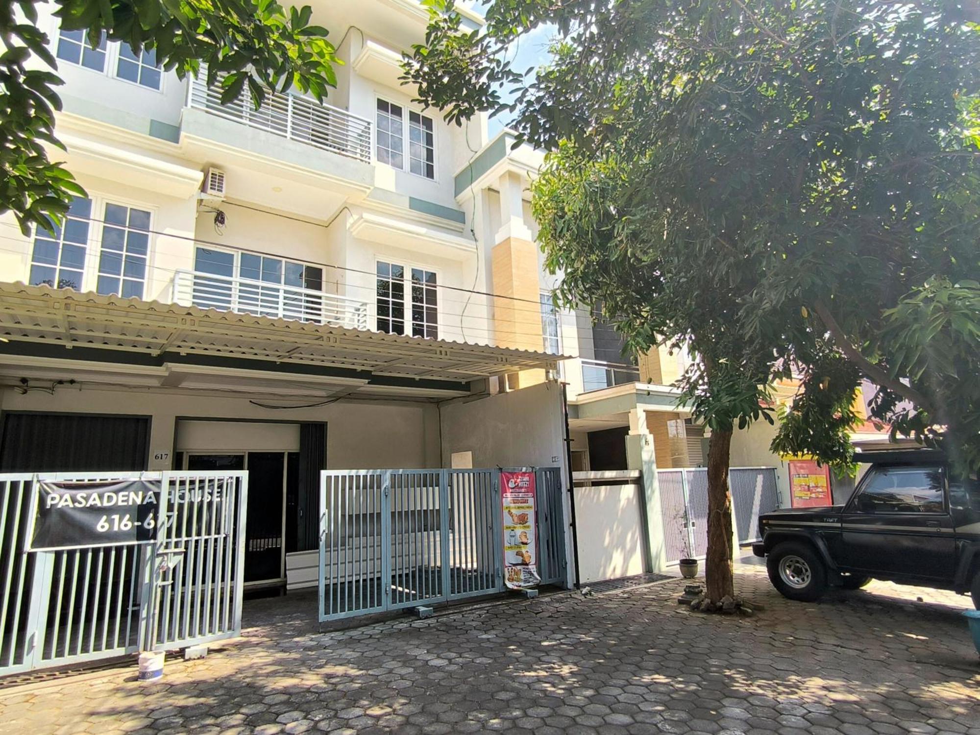 Pasadena House Syariah Hotel Semarang Bagian luar foto